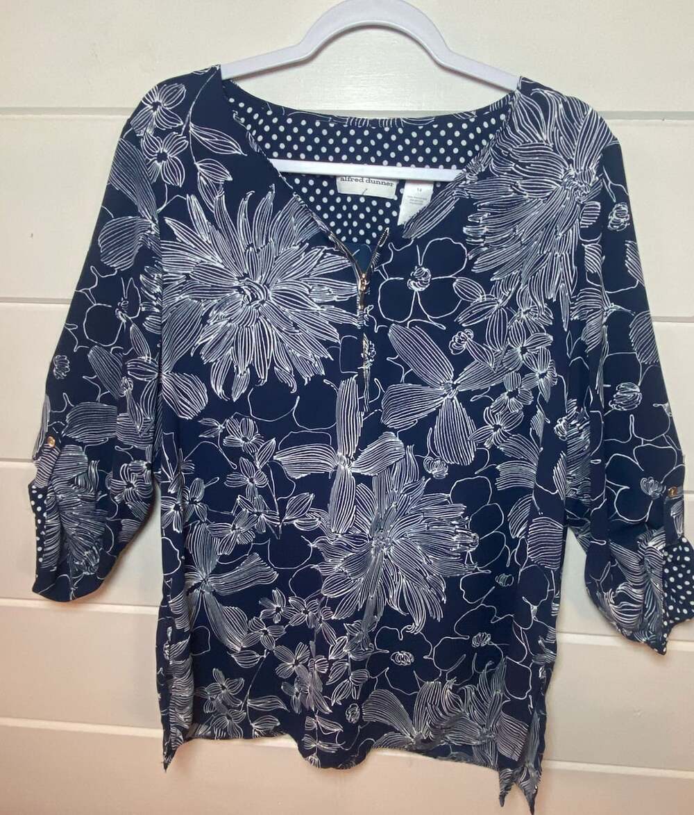 Floral Tunic,Alfred Dunner Blouse Size 14 Blue  V-Neck
